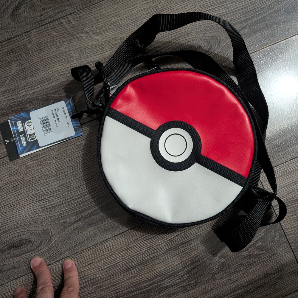 Pokemon Poké Ball East Pak Crossbody Bag Brand New